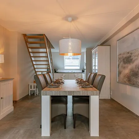 Huswell - Spacious 3-bedroom In Daire *