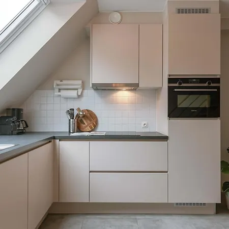 Huswell - Spacious 3-bedroom In Oostende